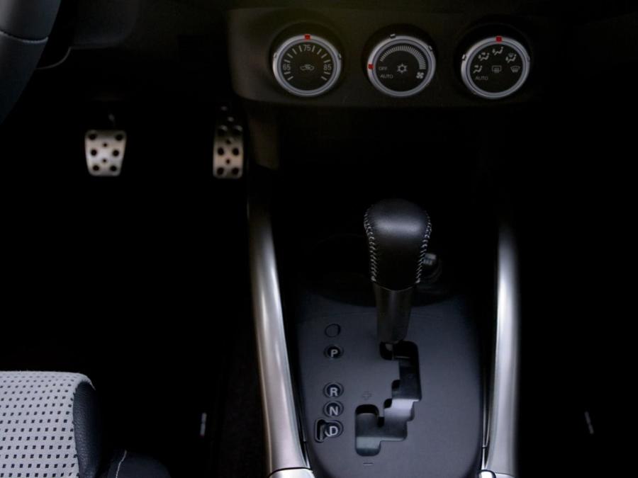  Mitsubishi Outlander Evolander Concept 2006 года  (фото 7 из 27)